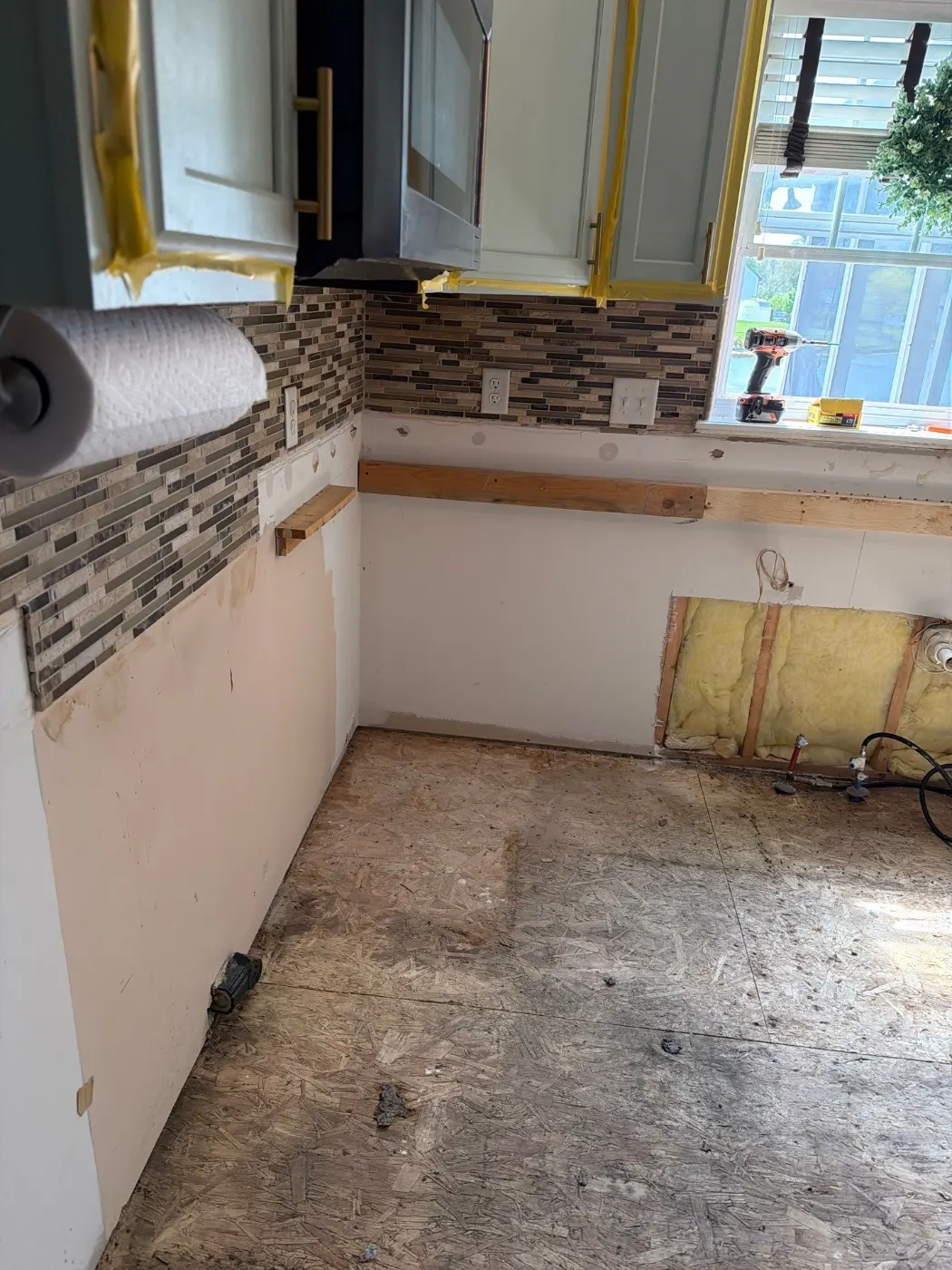 Containment setup for mold remediation in Cool Creek home
